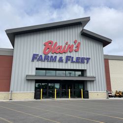 BLAIN'S FARM & FLEET - Grafton, WI