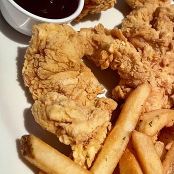 Cheddar's Scratch Kitchen - Chicken Tender Platter (No. 8 Special) and French Fries - American Near Me - Overland Park, Kansas