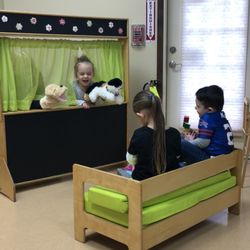 Little Pandas Preschool & Play - Puppet show fun!