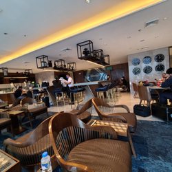 PAL Mabuhay Lounge - Nice modern clean lounge