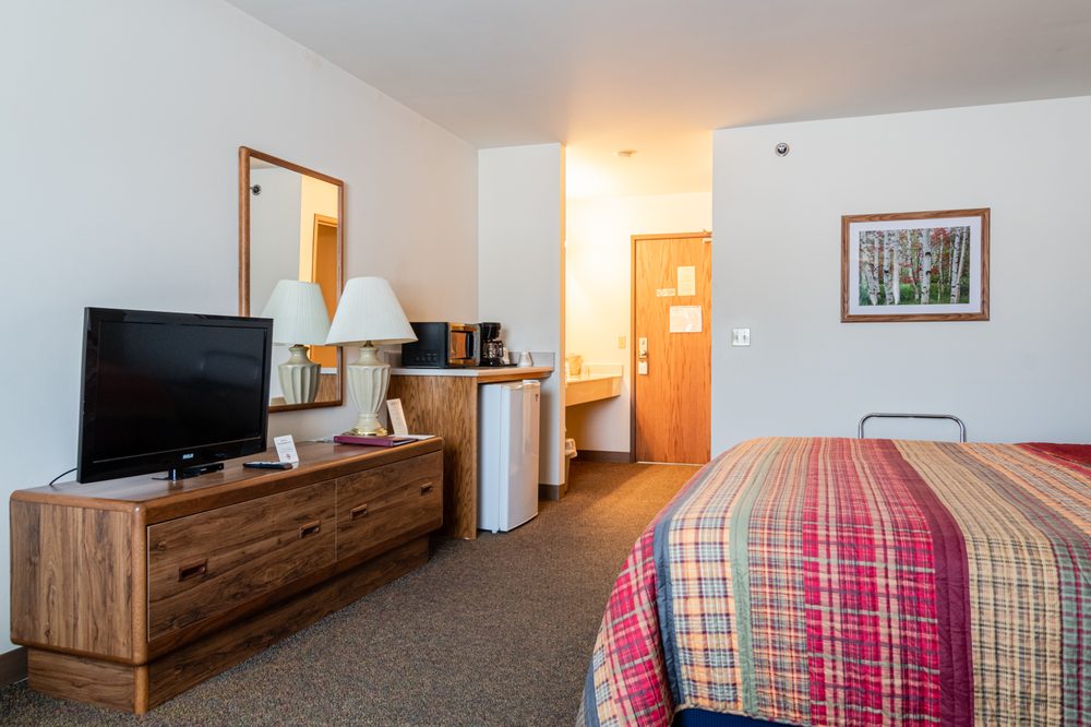 CEDARBERRY INN Updated October 2024 39 Photos & 22 Reviews 855