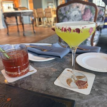 Enchanted Rose - Garden Daisy & the Seasonal Old Fashioned - Lounges Near Me - Lake Buena Vista, Florida