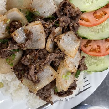 Pho Minh Thu - Stir fried beef with rice. Onolicious! - Vietnamese Near Me - Honolulu, Hawaii