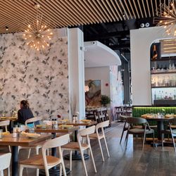 Baraonda - This is the tasteful interior of the restaurant, where the bar is beyond, as is the entry