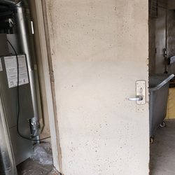Red Roof Inn Rochester - Henrietta - Maintenance clost left open and dirty