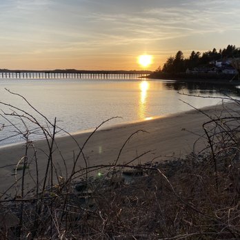 Harborview Inn & RV Park - Beautiful sunsets right out your door. - Hotels Near Me - Garibaldi, Oregon