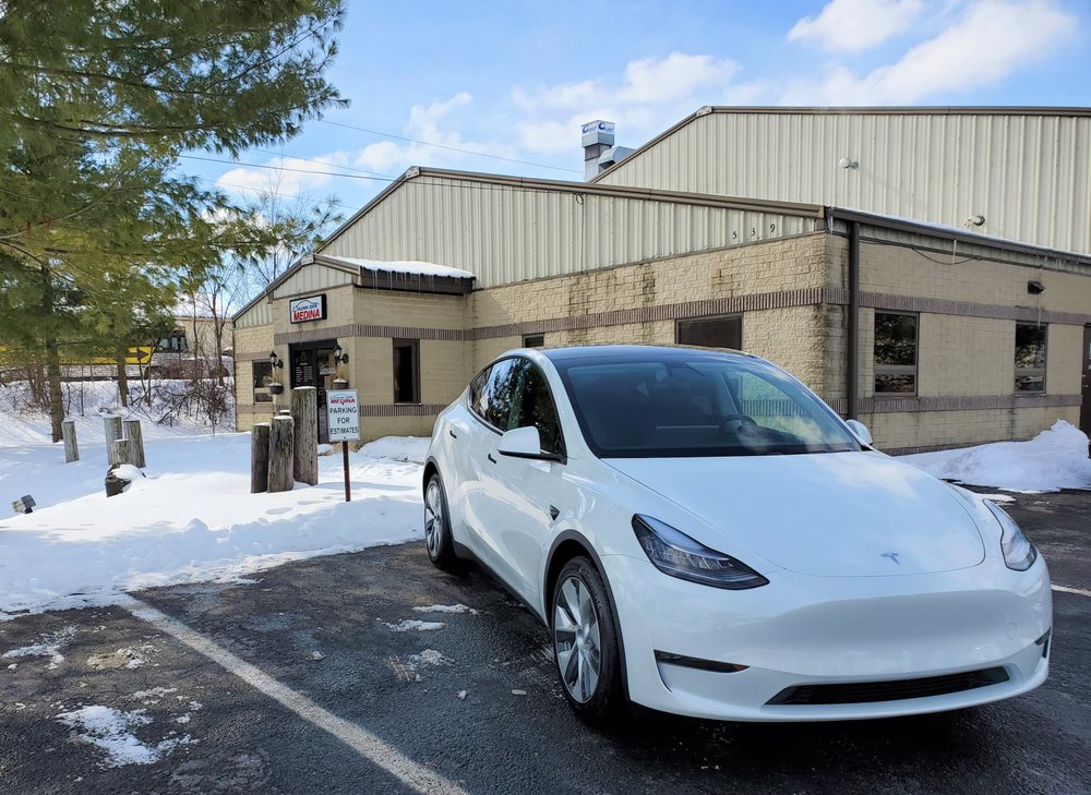 MEDINA COLLISION CENTER Updated October 2024 48 Photos 539 N