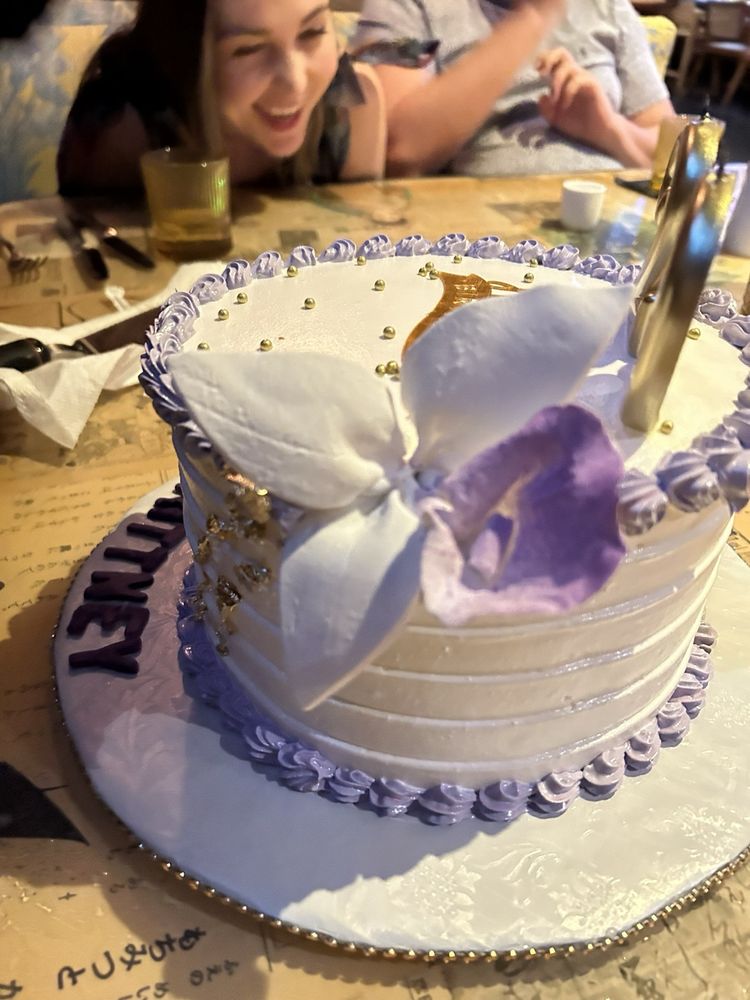 Maria's Dominican Cake Logo