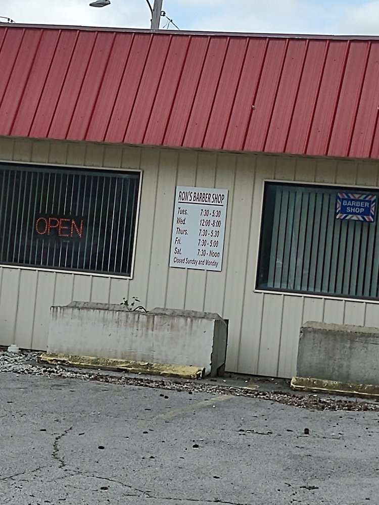 Ron's Barber Shop Logo