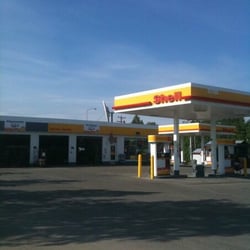Boniface Shell & Automotive Repair - Front of station / garage