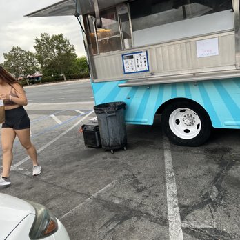 Chubby's Chickn - Hahaha yompz partner picking up our food ahhahahaha - Food Trucks Near Me - San Jose, California