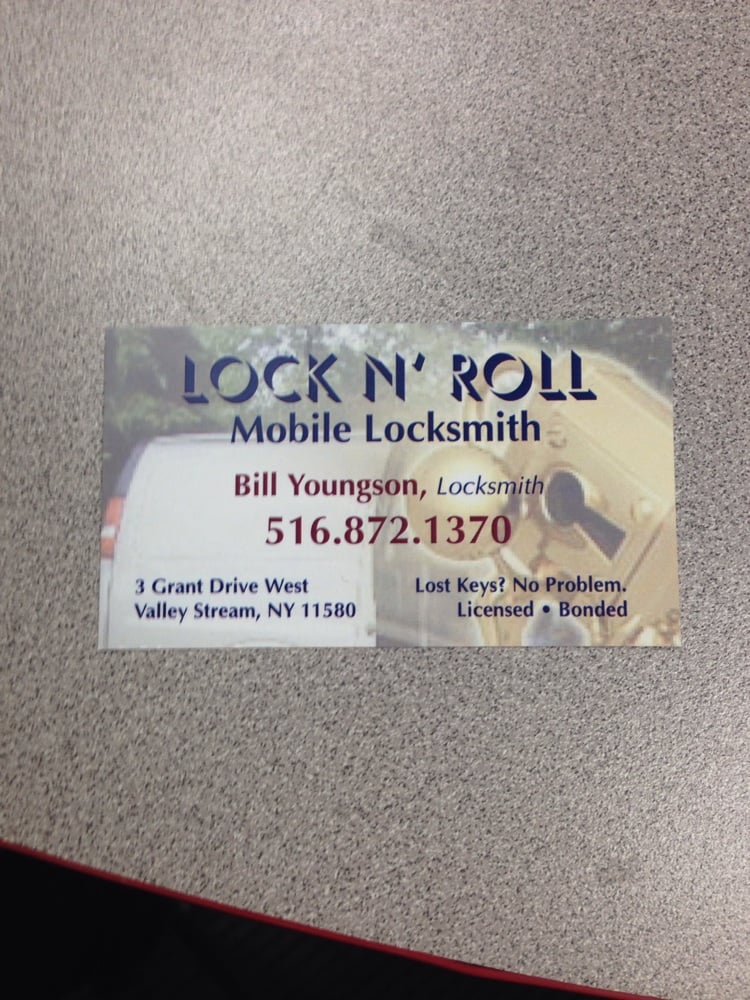 LOCK N ROLL Updated August 2024 3 Grant Dr W, Valley Stream, New