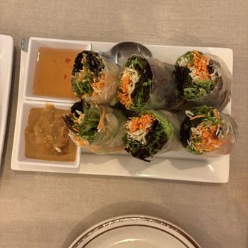 i Thai Bistro - Summer rolls stuffed with shrimp and fresh vegetables - Thai Near Me - Phoenix, Arizona