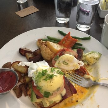 Breakfast Table - Breakfast & Brunch Near Me - Vancouver, British Columbia