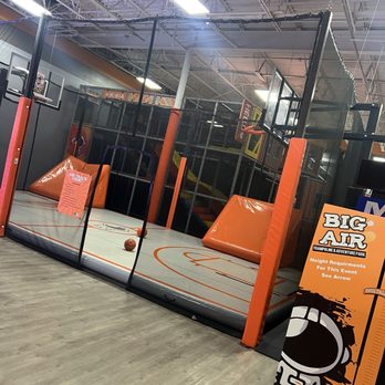 Big Air Del Rio - Basketball area - Trampoline Parks Near Me - Del Rio, Texas Big Air Del Rio - Basketball area - Trampoline Parks Near Me - Del Rio, Texas