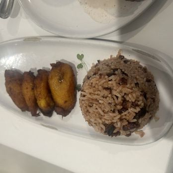 Madrono Restaurant - Gallopinto and maduro - Latin American Near Me - Miami, Florida