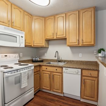 Carmel House - Apartments Near Me - Walnut Creek, California Carmel House - Apartments Near Me - Walnut Creek, California