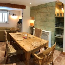 Crafty Cottages - Cottage:  Number Five dining area