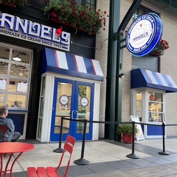 Handel’s Homemade Ice Cream - Eugene - Outside entrance & seating - Ice Cream & Frozen Yogurt Near Me - Eugene, Oregon Handel’s Homemade Ice Cream - Eugene - Outside entrance & seating - Ice Cream & Frozen Yogurt Near Me - Eugene, Oregon