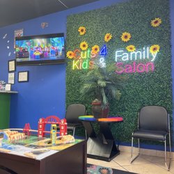 Cuts 4 Kids & Family - Waiting area