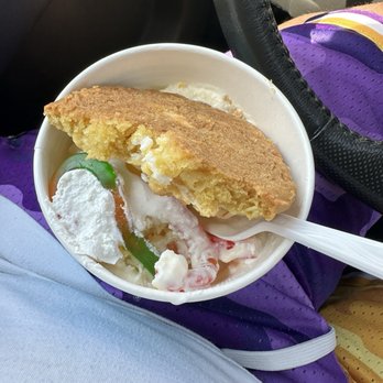Cookies & Cream - Lemon Crunch with a Lemon Cookie - Bakeries Near Me - Nags Head, North Carolina