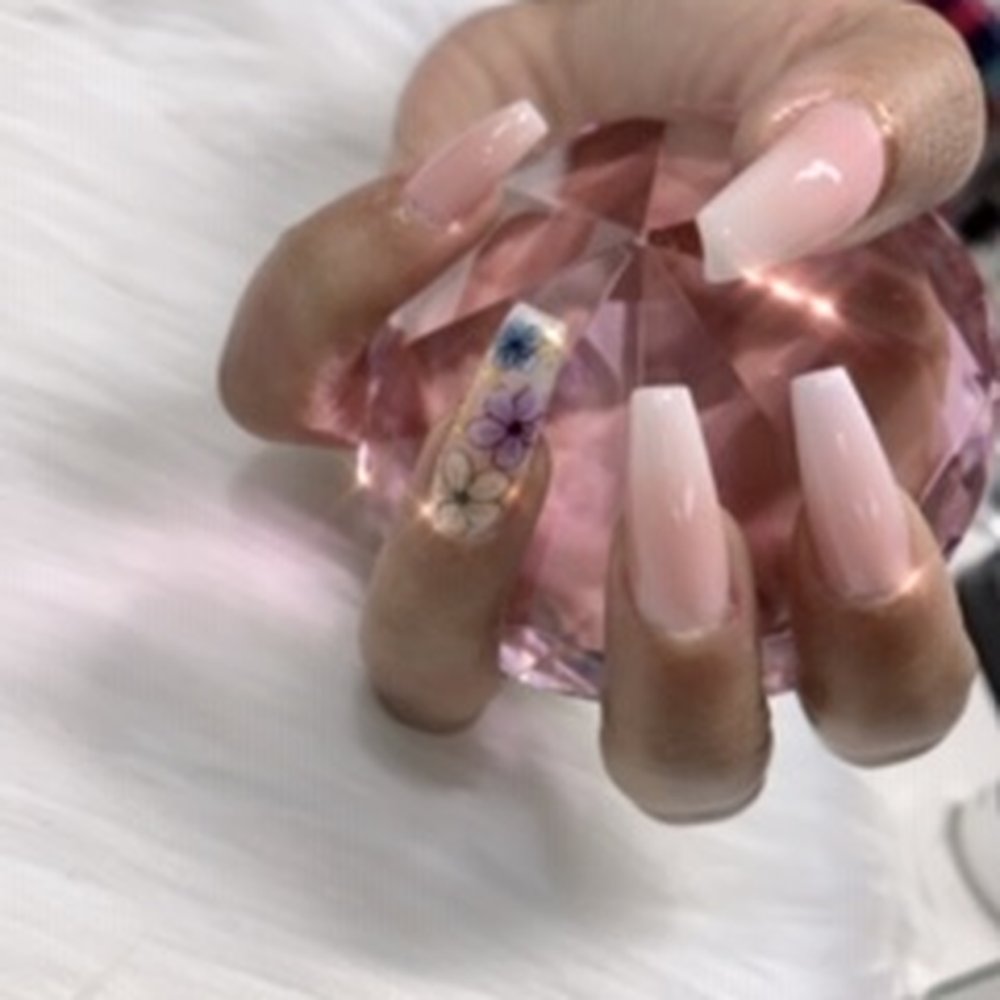 Divas Nail Spa - Nail Salons Near Me - Somerset, New Jersey