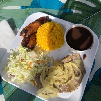 Cindy's Café Authentic Cuban Kitchen - Steak and onions dish "Bistec" - Cuban Near Me - Orlando, Florida