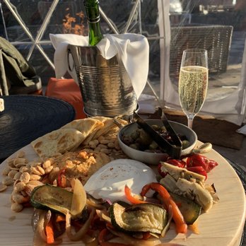 Hotel Vin - Platter and Champagne included in the bubble deal! - Hotels Near Me - Grapevine, Texas Hotel Vin - Platter and Champagne included in the bubble deal! - Hotels Near Me - Grapevine, Texas