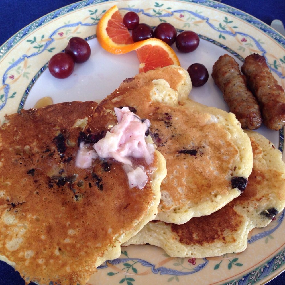 Blue Harbor House - Delicious breakfast every morning - Bed & Breakfast Near Me - Camden, Maine Blue Harbor House - Delicious breakfast every morning - Bed & Breakfast Near Me - Camden, Maine