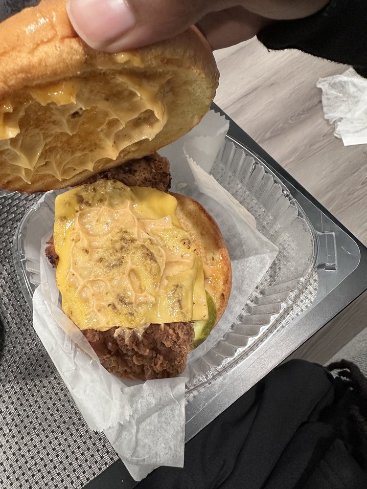 Food from Cluck & Gill's