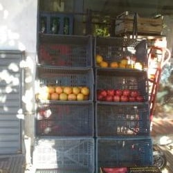 La Parra - Vidriera y mercadería La Parra