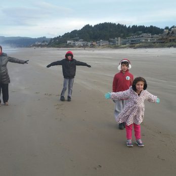 Cannon Beach - The wind was holding all of them up! - Beaches Near Me