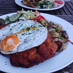 Bierseidel - Schnitzel Holsteiner Art / Schnitzel Holstein style