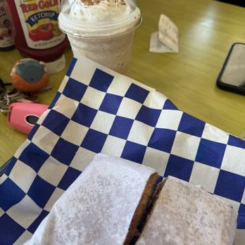 Piggie's Charbroiled Restaurant - Patty melt with extreme horchata - Burgers Near Me - Hawthorne, California Piggie's Charbroiled Restaurant - Patty melt with extreme horchata - Burgers Near Me - Hawthorne, California