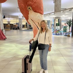 Tampa International Airport - Me and the giant flamingo