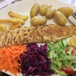 Fresh Fry Fish 'N' Chips - Grilled cod with new potatoes, veg. They even threw in a small handful of chips, which was the perfect serving size