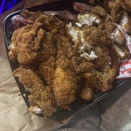Supposed to be a 10 piece filet fried extra crispy but breaks apart when trying to pick it up. Supposed to be a 10 piece filet fried extra crispy but breaks apart when trying to pick it up.