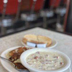 The New Berlin Diner - Creamed chipped beef or SOS with home fries