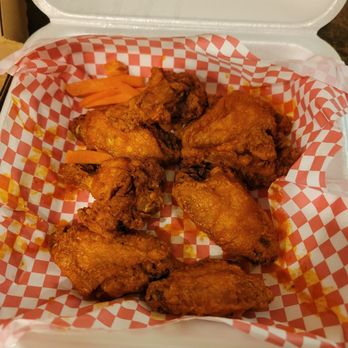 Mainly Pizza - Extra crispy buffalo wings!!! AMAZING!! - Pizza Near Me - Leeds, Utah