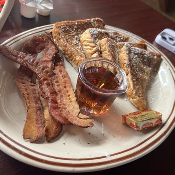 Riverwalk Restaurant - Breakfast & Brunch Near Me - Astoria, Oregon