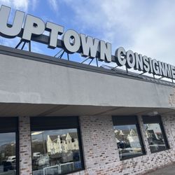 Uptown Consignment - The outside
