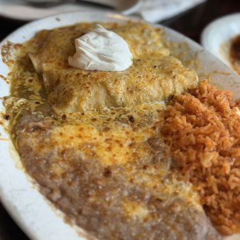 Roberto's Cafe - Chicken Enchiladas - Mexican Near Me - Mammoth Lakes, California Roberto's Cafe - Chicken Enchiladas - Mexican Near Me - Mammoth Lakes, California