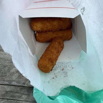 Burger Barn - Mozzarella Sticks-very fresh and crisp! - Food Stands Near Me