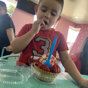 Krazy Antojitos - Strawberry single scoop Sunday - Desserts Near Me - Sacramento, California