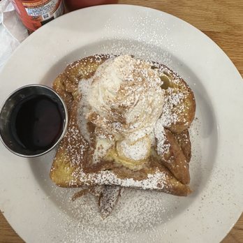 Dellah Coffee & Brunch House - Traditional French Toast Plate (K) - Coffee & Tea Near Me - Dearborn, Michigan