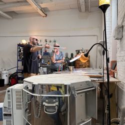 Jim Loewer Glass - Jim demonstrating for Lorri