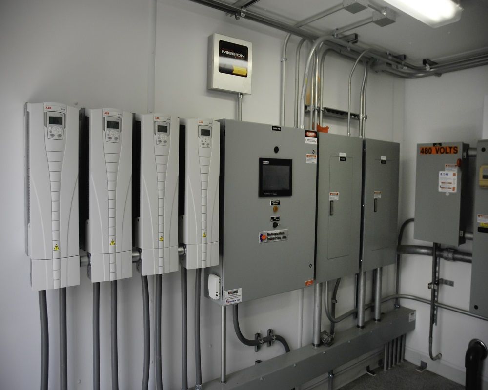 Slide of Beverly Crest Electrician Pros