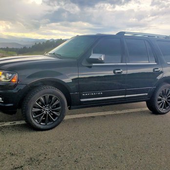 Maverick Car Service - Lincoln Navigator SUV. Ride in comfort. Ride in style. - Airport Shuttles Near Me