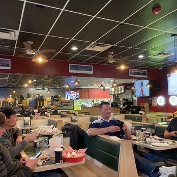 Ray's Pizza - Dinning area - Pizza Near Me - Peoria, Arizona