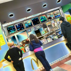 McDonald's - Il bancone durante un trip da funghi....